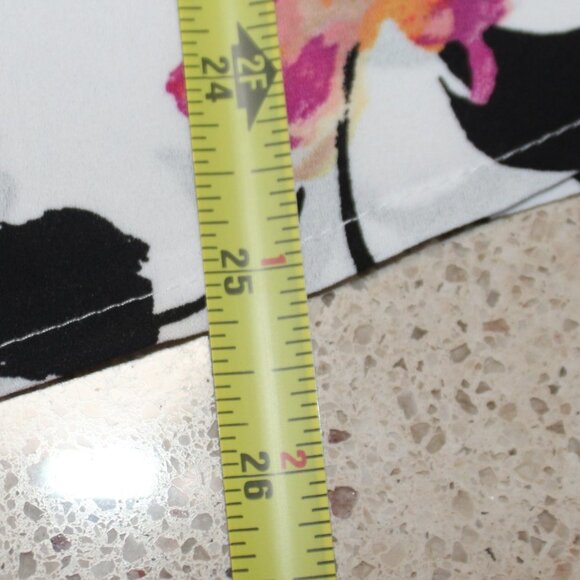 Investments Caroline Butterfly Three Quarter Sleeve Top - Picture 15 of 16